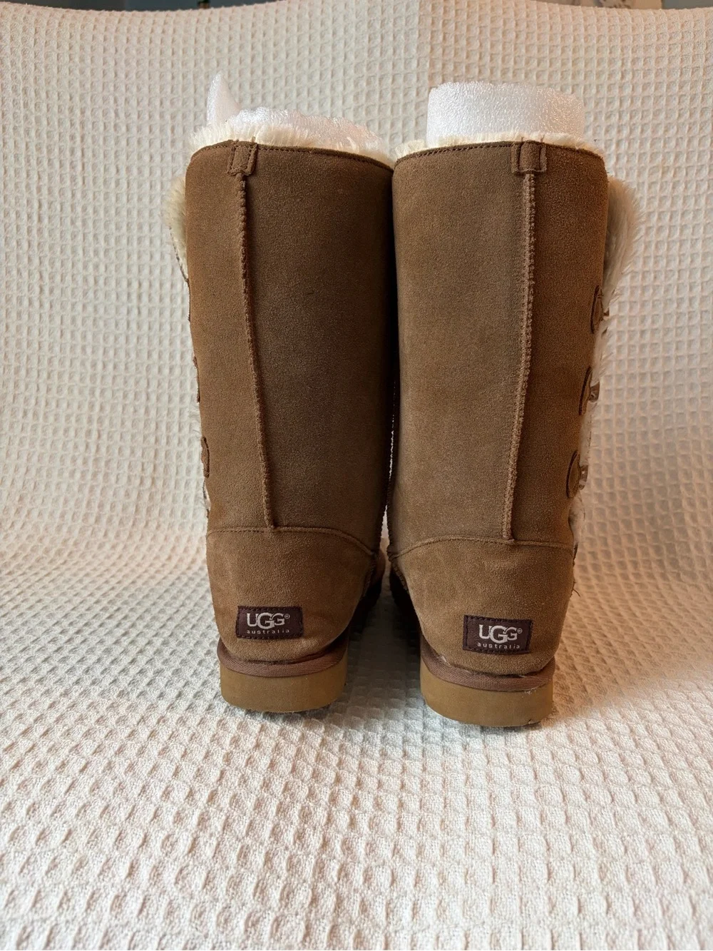 UGG Women’s Tall Bailey 3 Button Faux Fur Boot in Chestnut Size 10